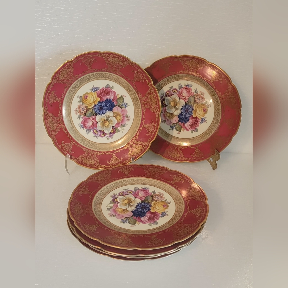 Beautiful Schumann Bavaria Set Of 6 Elegant Floral Red and Gold Dinner Plates